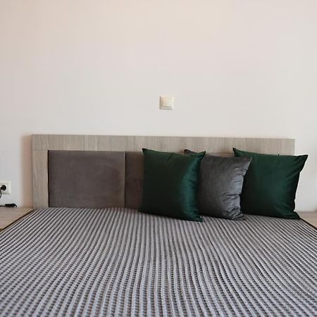Be My Guest Apartment Kos Bagian luar foto